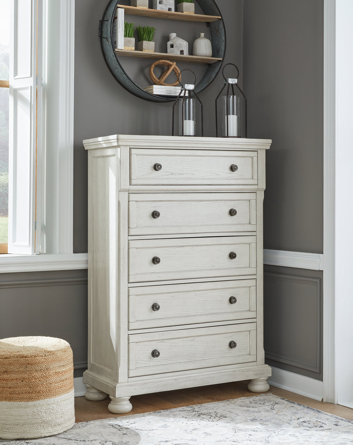 Robbinsdale King Panel Bed with Mirrored Dresser, Chest and 2 Nightstands in Antique White from Ashley - Luna Furniture
