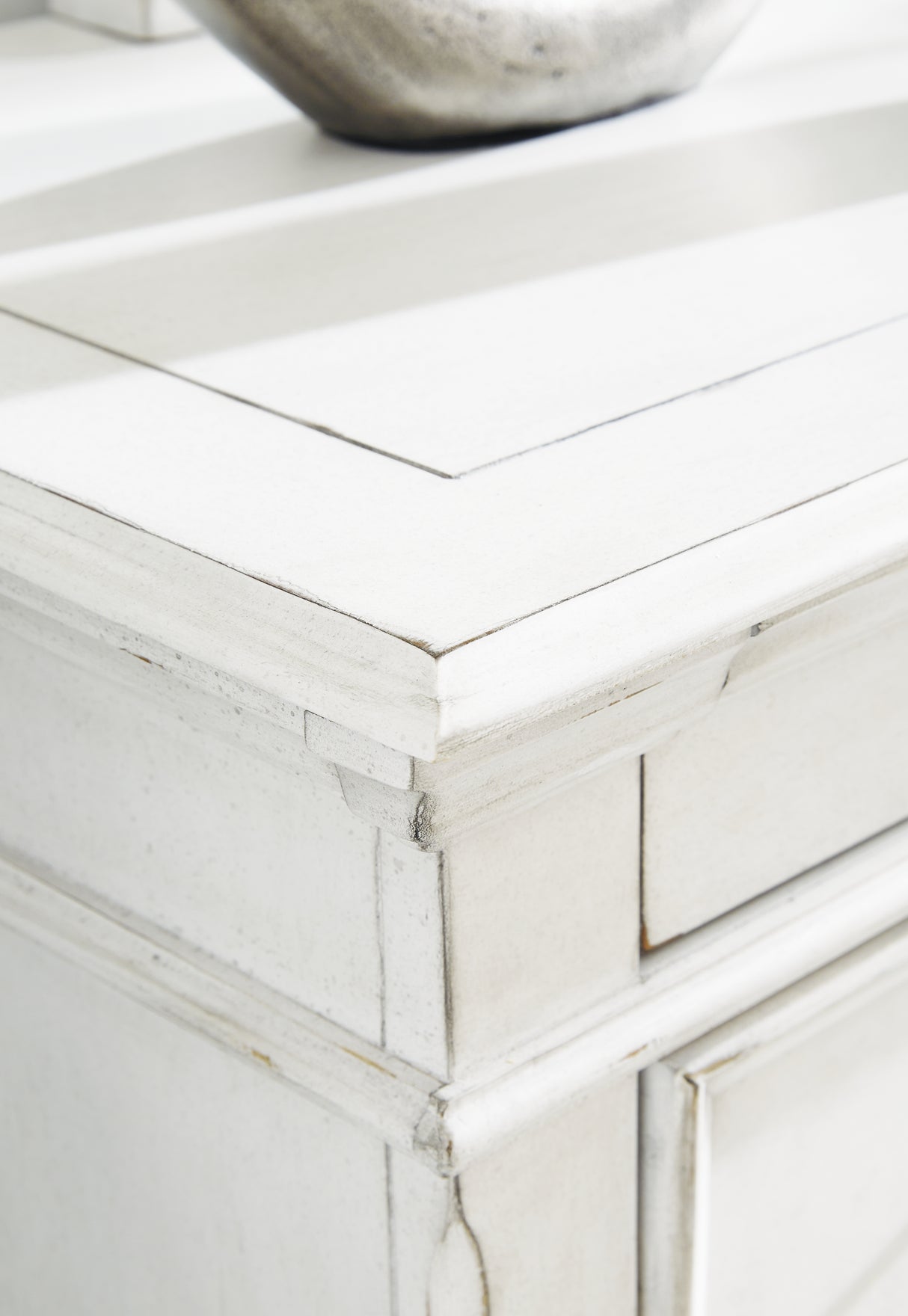 Kanwyn Whitewash Dresser and Mirror from Ashley - Luna Furniture