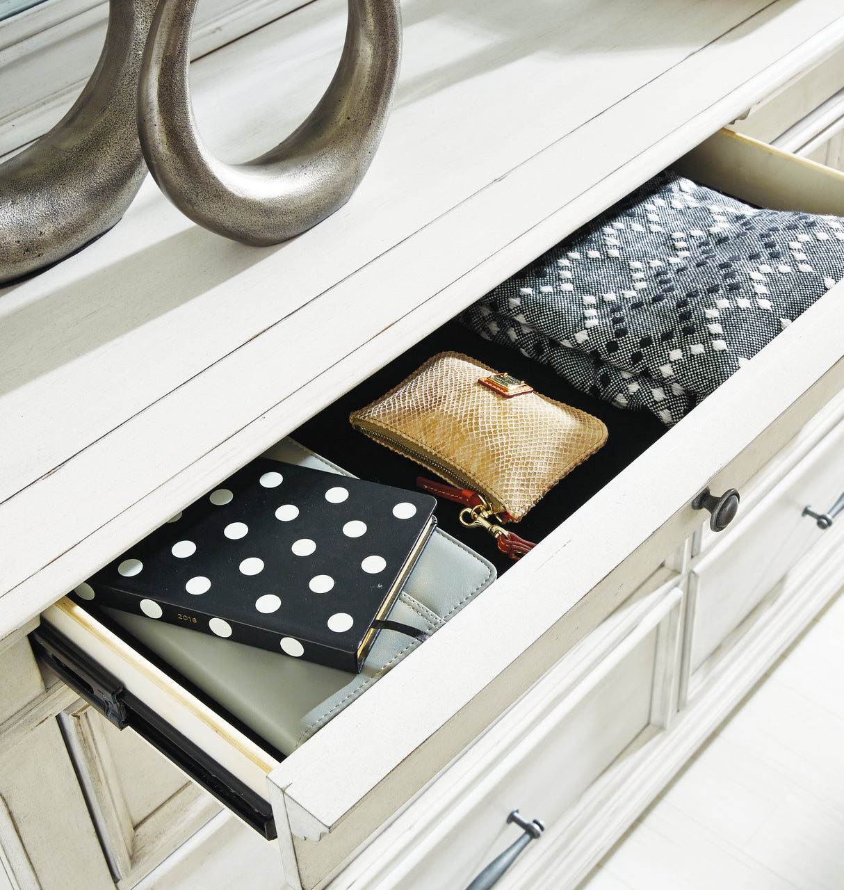 Kanwyn Whitewash Dresser and Mirror from Ashley - Luna Furniture