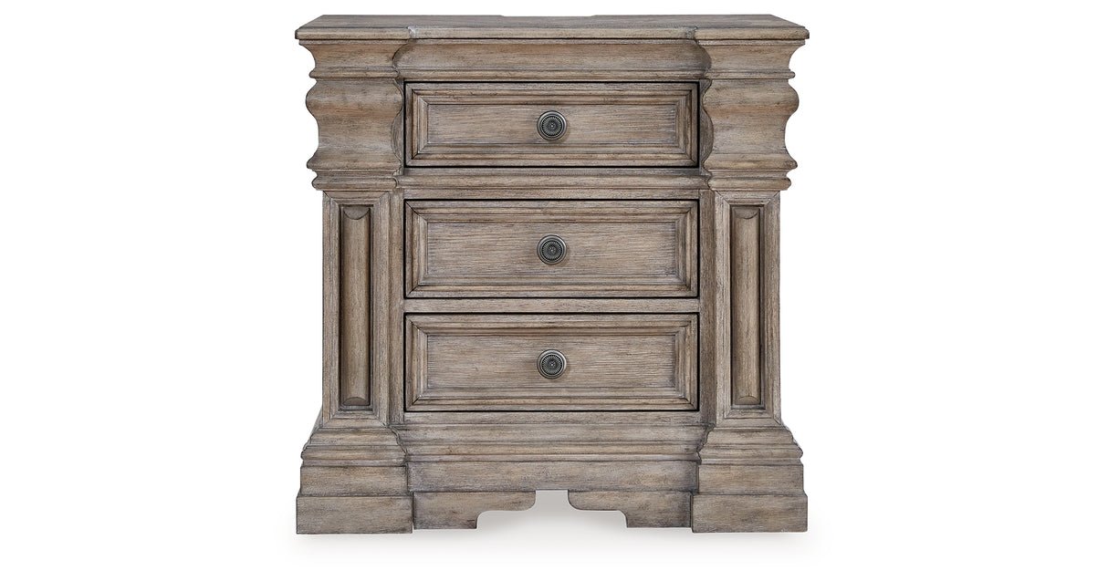 Blairhurst Light Grayish Brown Queen Panel Mirrored Dresser, 2 Chests and 2 Nightstands from Ashley Furniture - Luna Furniture