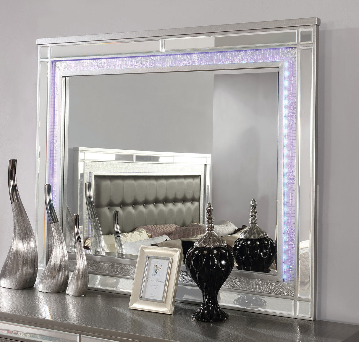 Brachium Silver Mirror (Mirror Only) from Furniture of America - Luna Furniture
