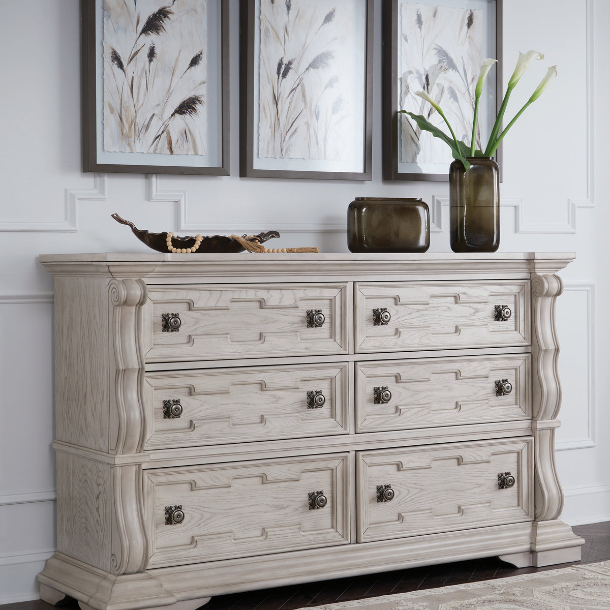 Bruchandi Antique White Dresser