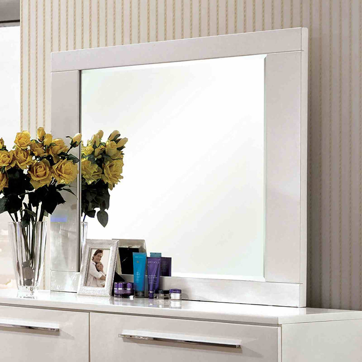 Clementine Glossy White Mirror (Mirror Only) from Furniture of America - Luna Furniture