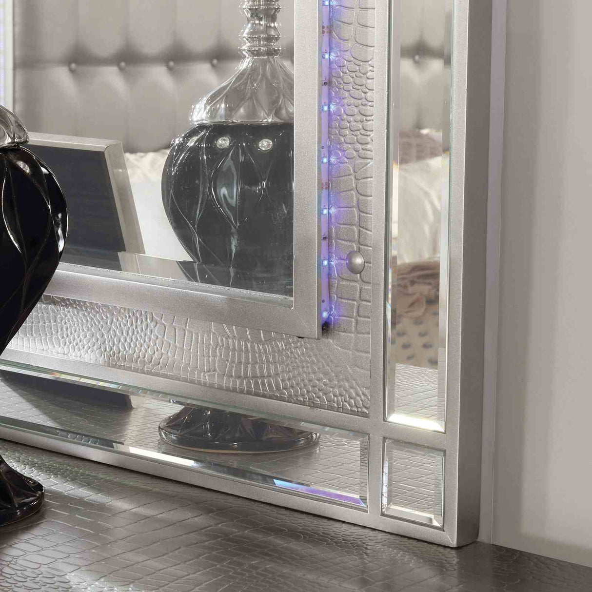Brachium Silver Mirror (Mirror Only) from Furniture of America - Luna Furniture