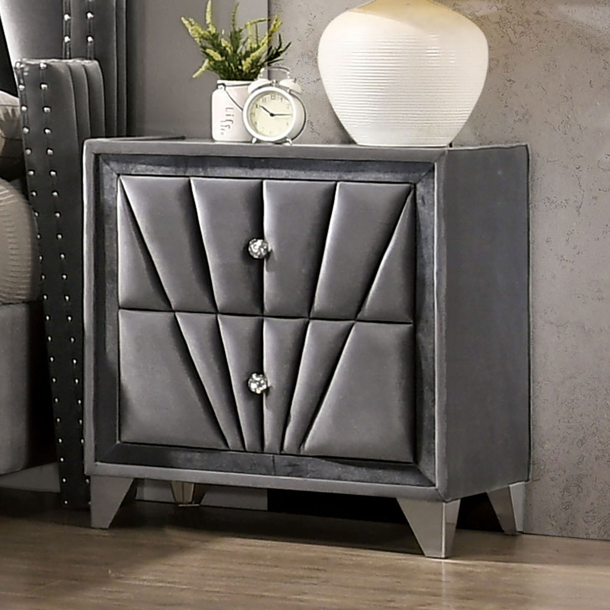 Carissa Gray Upholstered Transitional Bedroom Set from Furniture of America - Luna Furniture