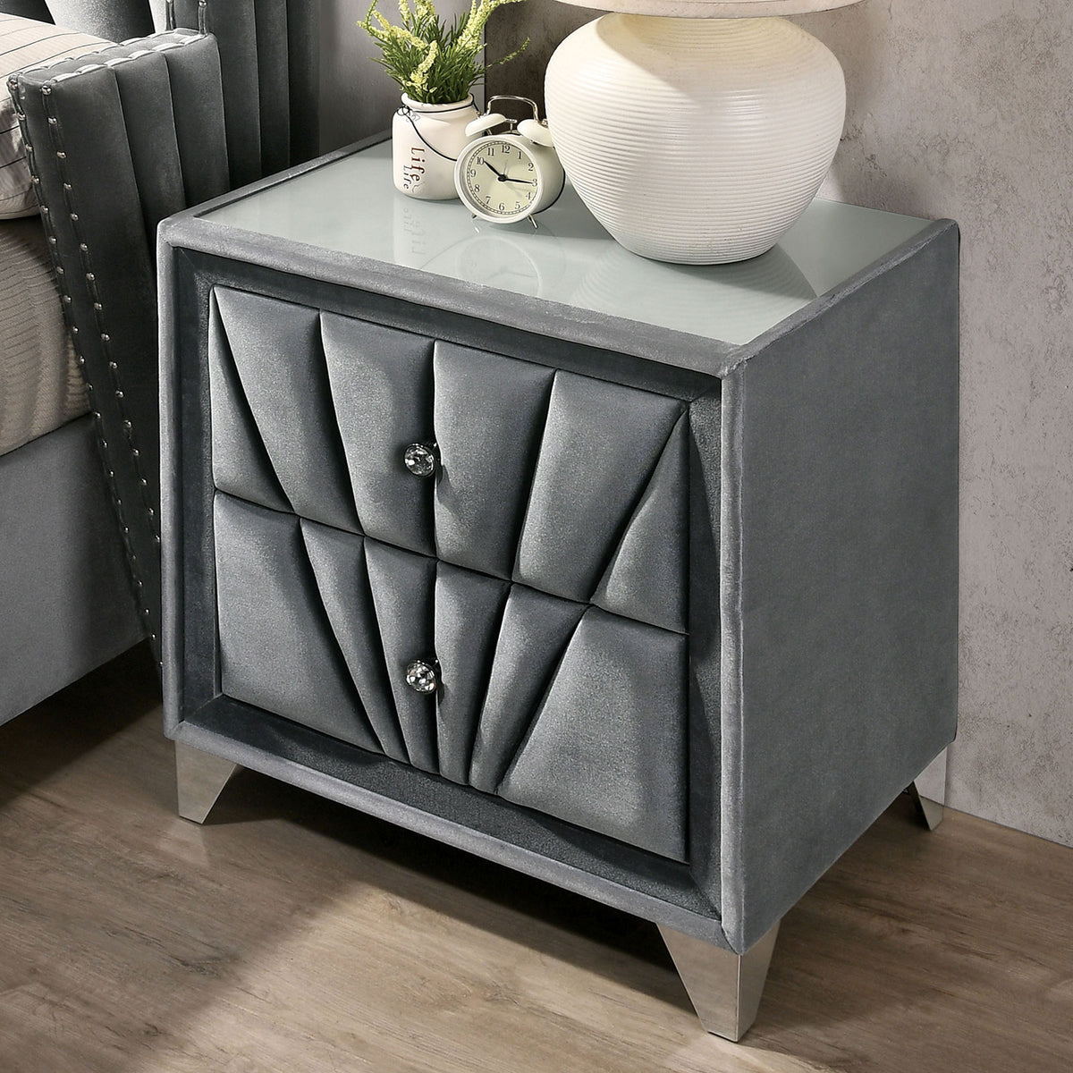 Carissa Gray Upholstered Transitional Bedroom Set from Furniture of America - Luna Furniture