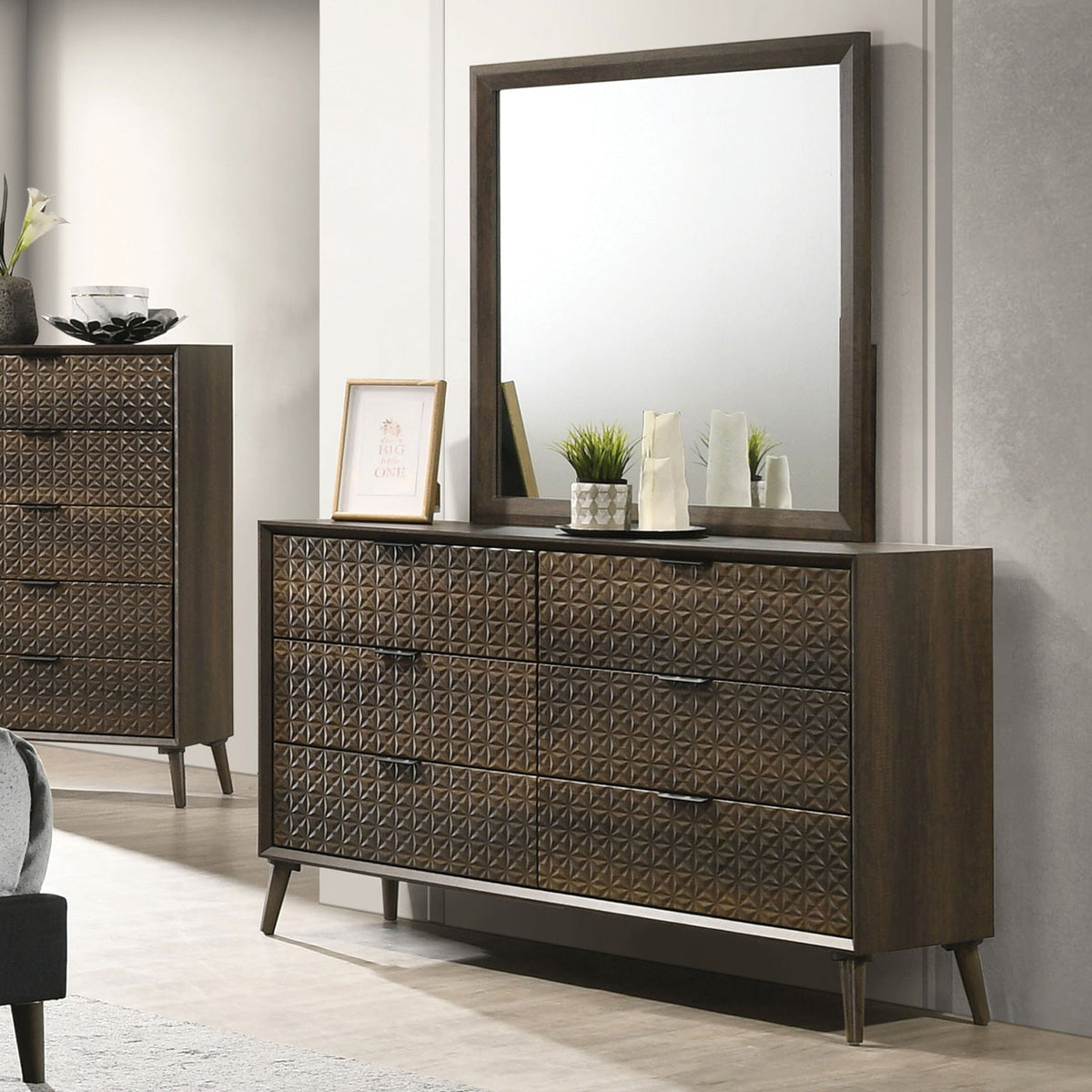 Chalfont Dark Brown Dresser – Luna Furniture