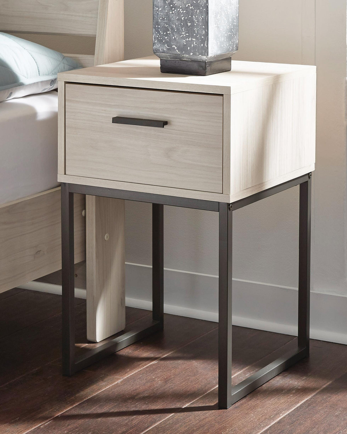 Shawburn Queen Panel Headboard Bed with Dresser and 2 Nightstands in Whitewash from Ashley - Luna Furniture