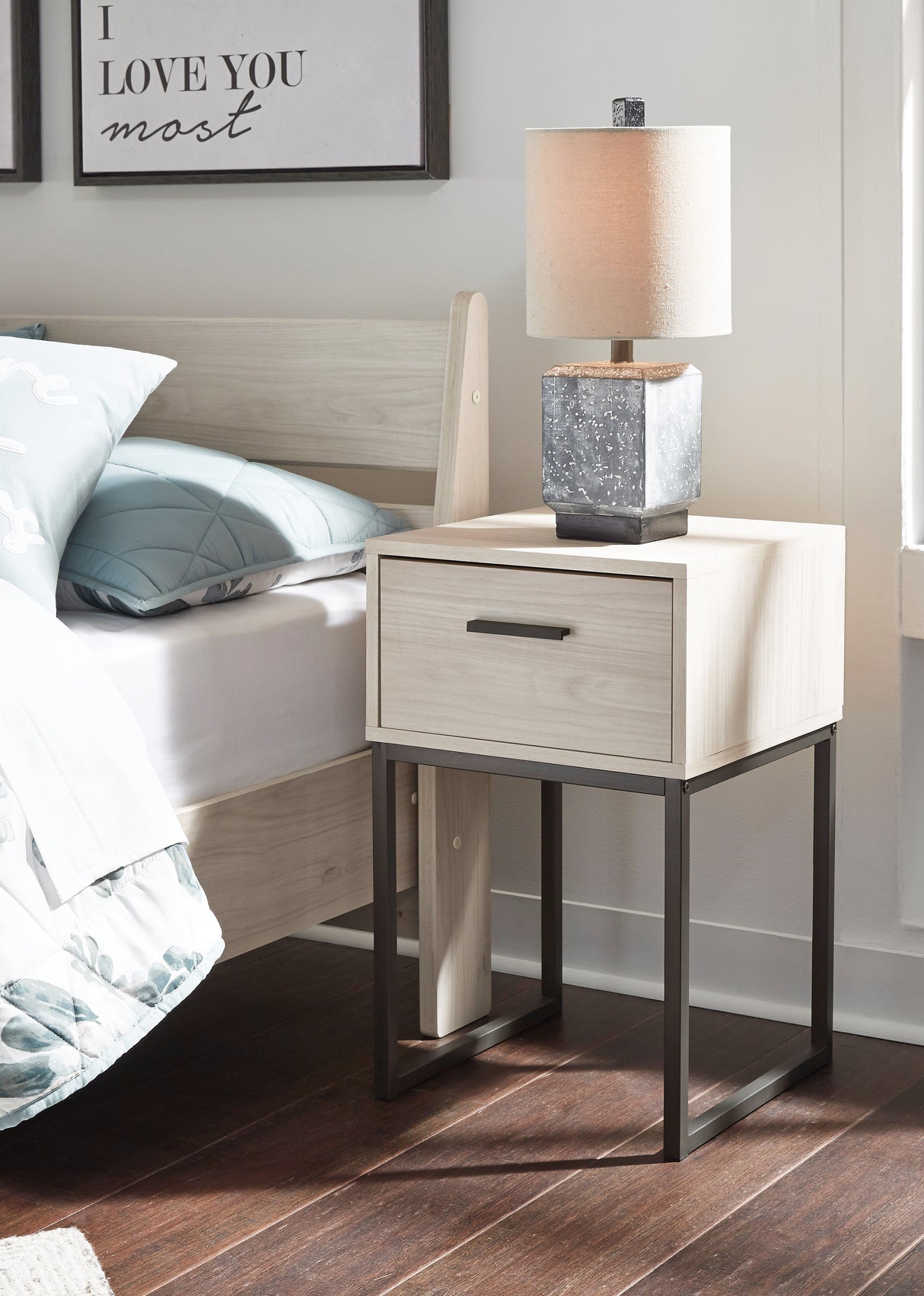 Socalle Queen Platform Bed with 2 Nightstands in Light Natural from Ashley - Luna Furniture