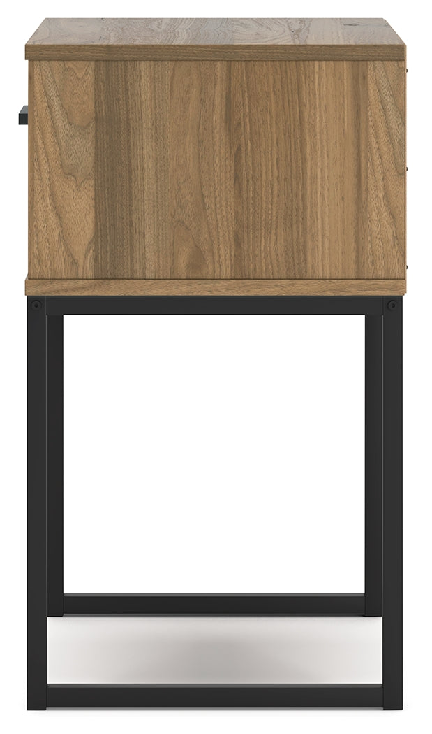 Deanlow Queen Panel Headboard with Dresser and Nightstand in Honey from Ashley Furniture - Luna Furniture