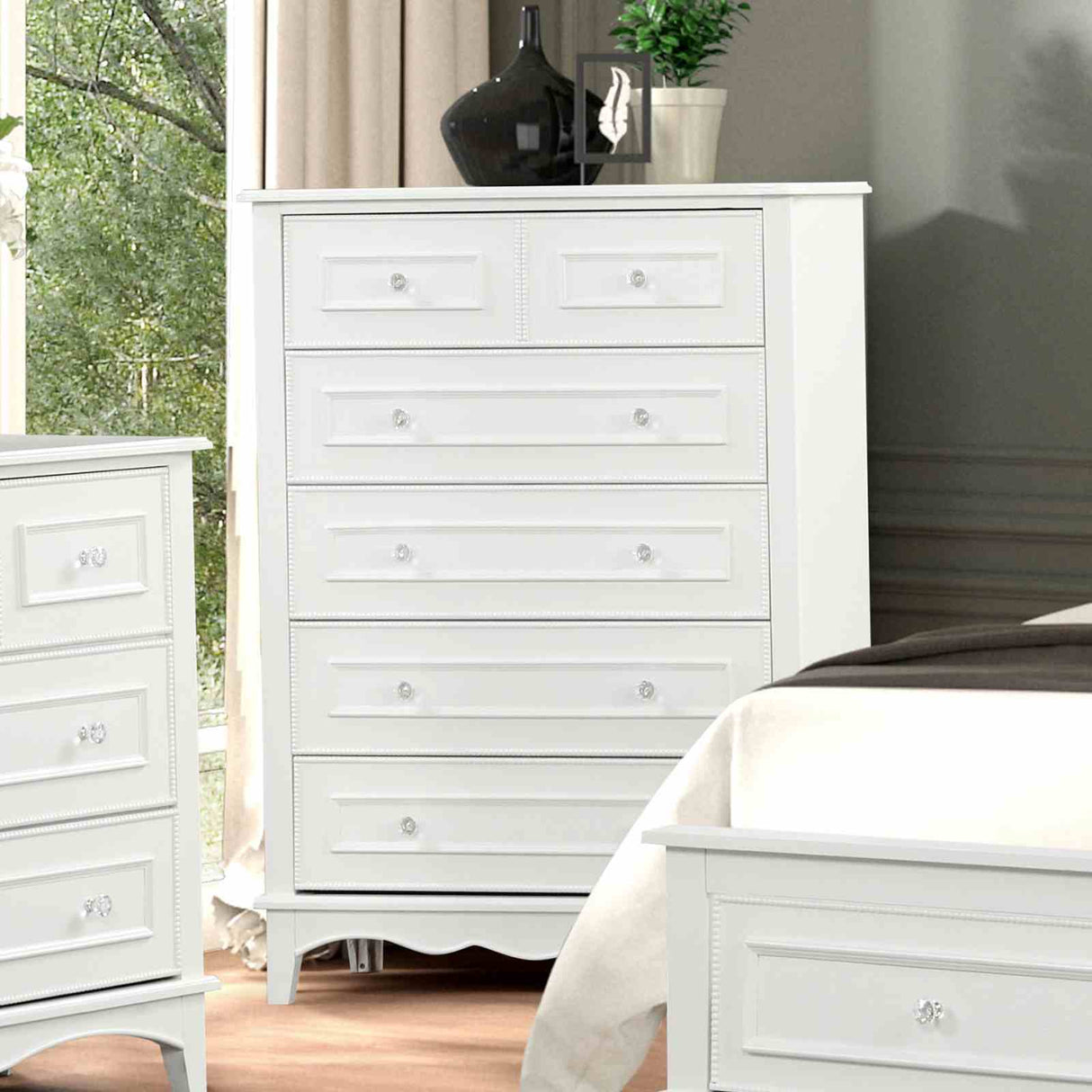 Naucalpan White Chest from Furniture of America - Luna Furniture