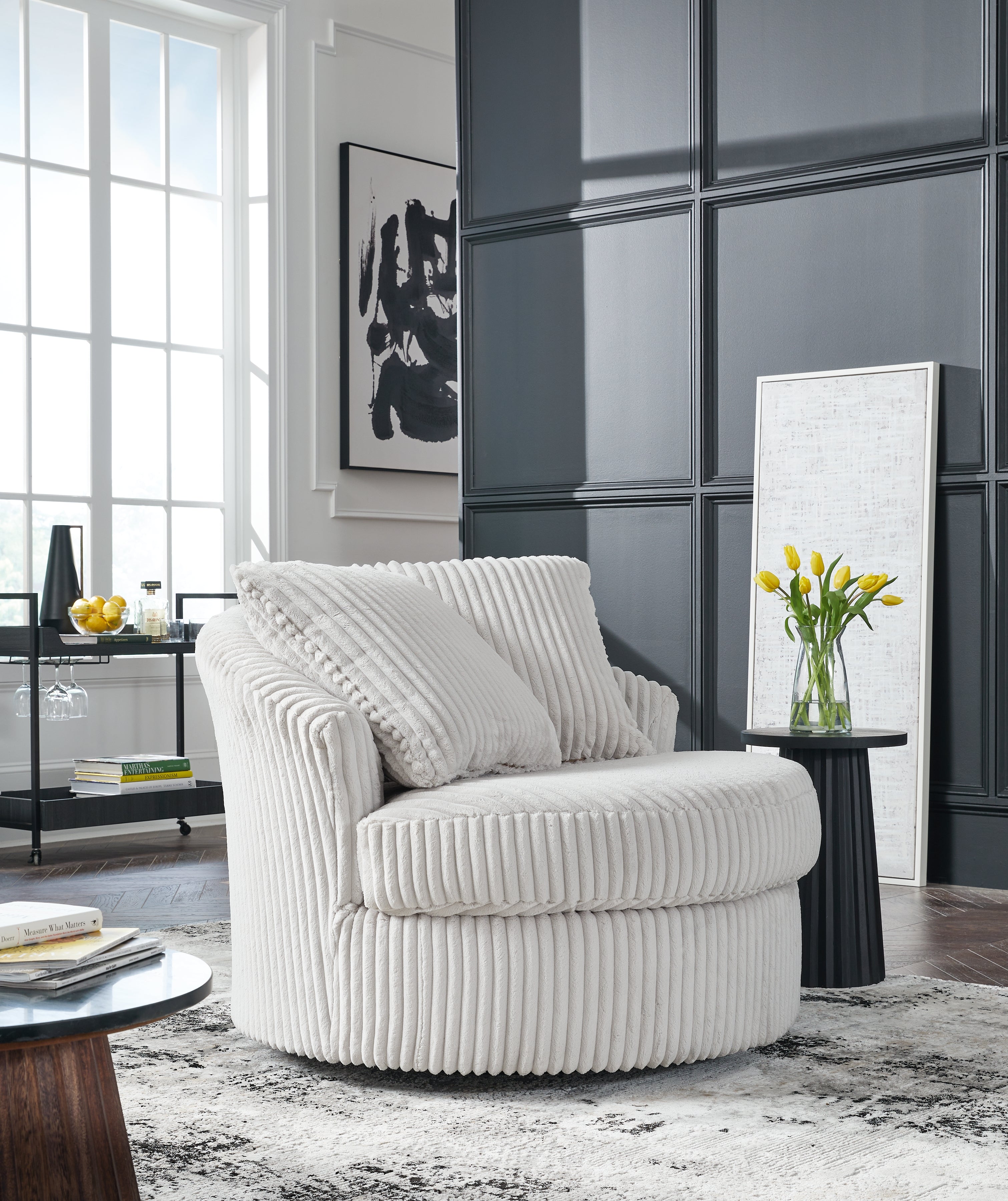 Gramwell Alloy Oversized Swivel Accent Chair – Luna Furniture