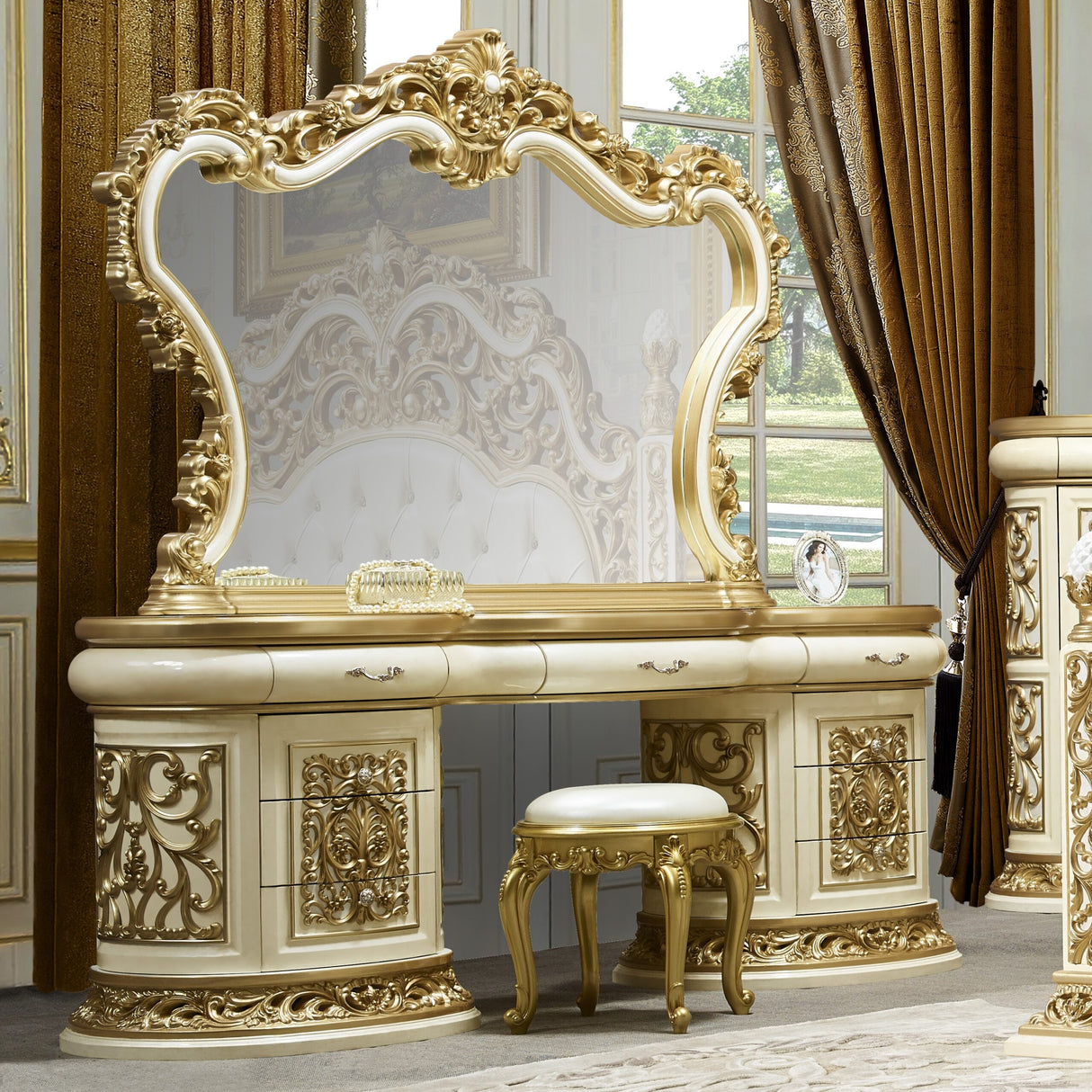 HD-903 Antique White/Gold 5-Piece Bedroom Set from Homey Design - Luna Furniture