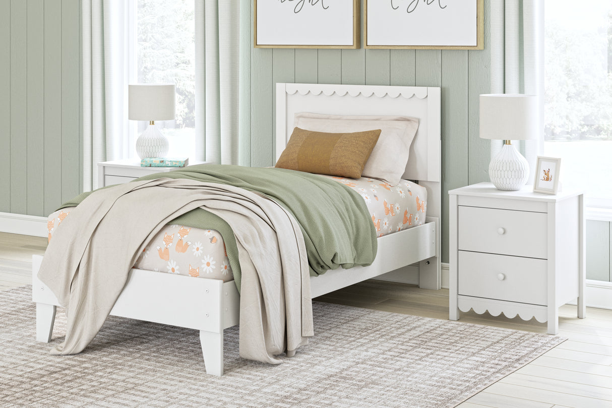 Hallityn Twin Panel Platform Bed with Dresser and Chest in White from Ashley - Luna Furniture