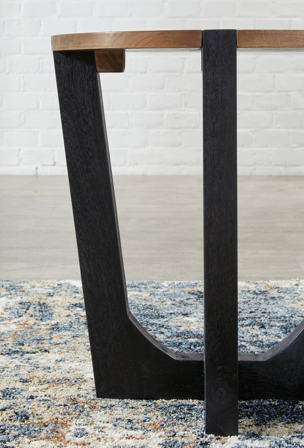 Hanneforth Coffee Table with 1 End Table in Brown/Black from Ashley Furniture - Luna Furniture