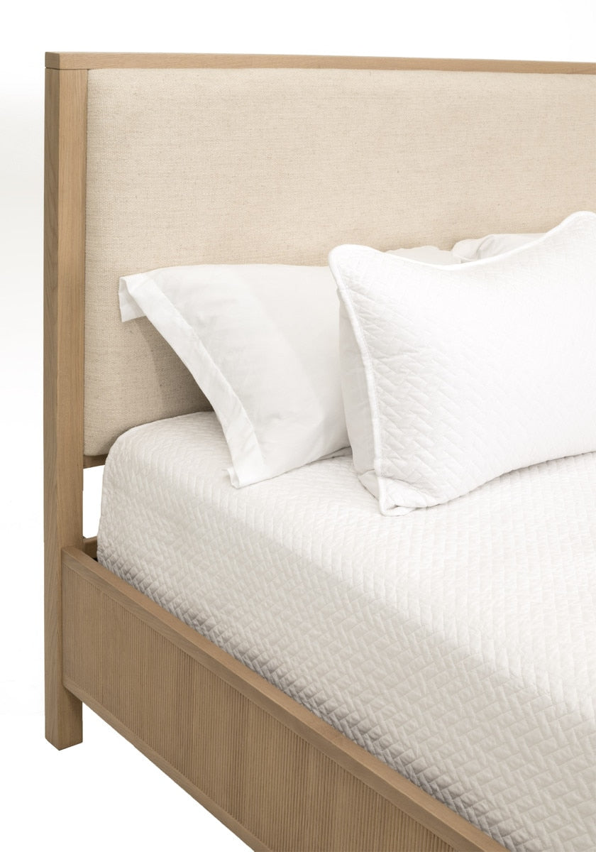 Highland Upholstered Queen Bed from Essentials For Living - Luna Furniture