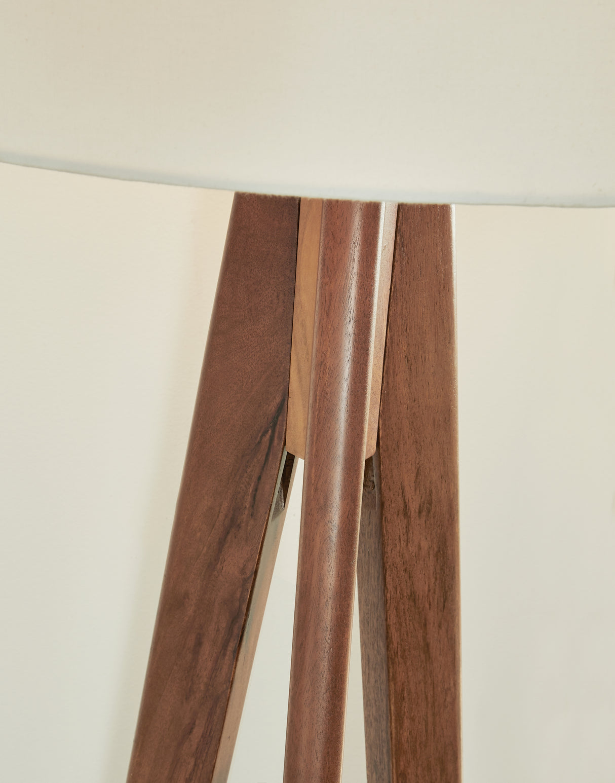 Dallson Brown Floor Lamp from Ashley - Luna Furniture