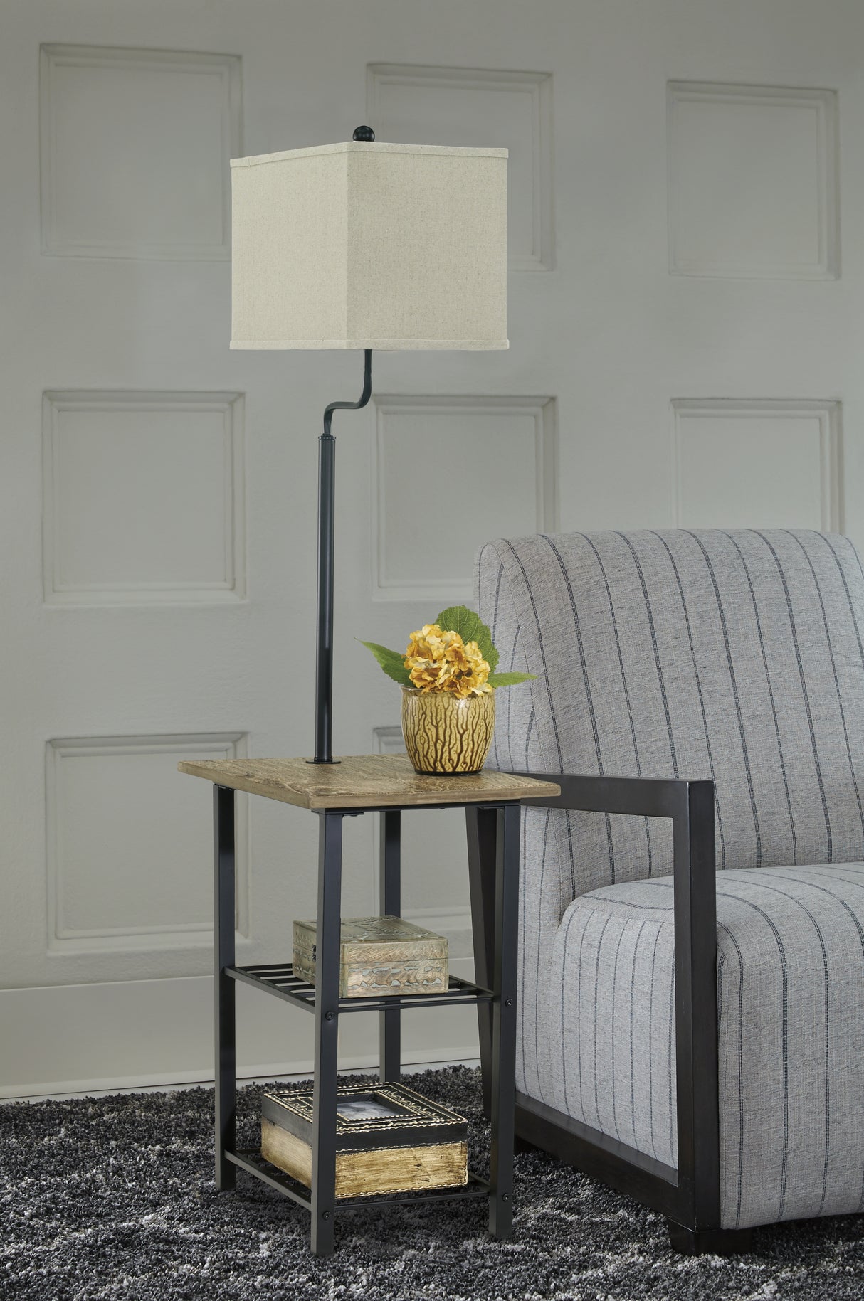 Shianne Black Floor Lamp from Ashley - Luna Furniture