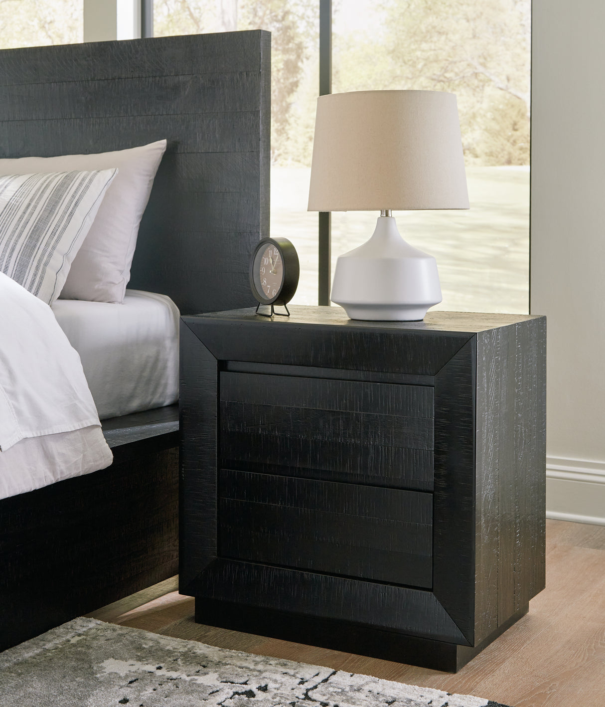 Londer Queen Panel Bed with Mirrored Dresser and Nightstand in Black from Ashley - Luna Furniture