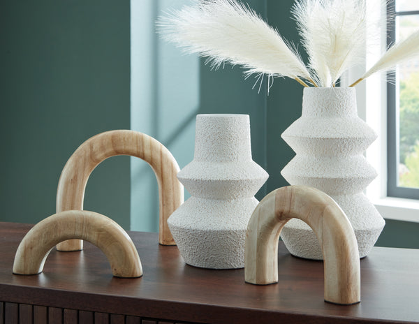 Maddwarth White/Natural Brown Accessory Set (Set of 5)