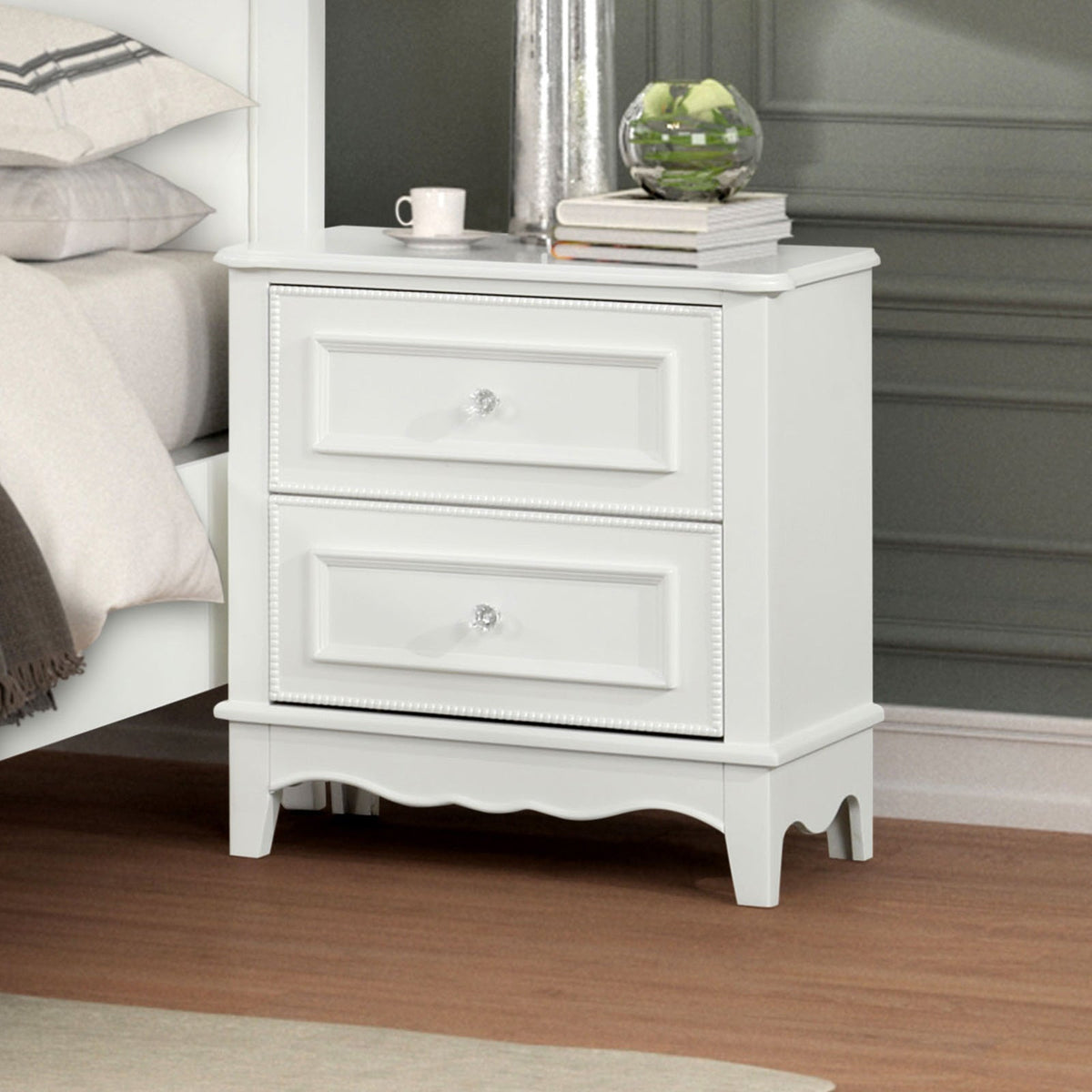 Naucalpan White Traditional Bedroom Set from Furniture of America - Luna Furniture