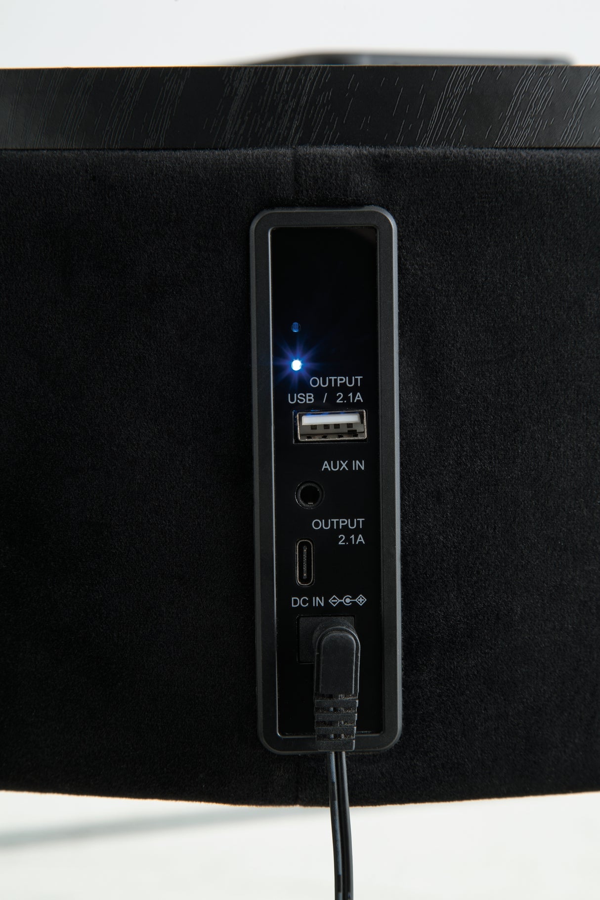 Nedman Black/Gold Finish Accent Table with Speaker from Ashley - Luna Furniture