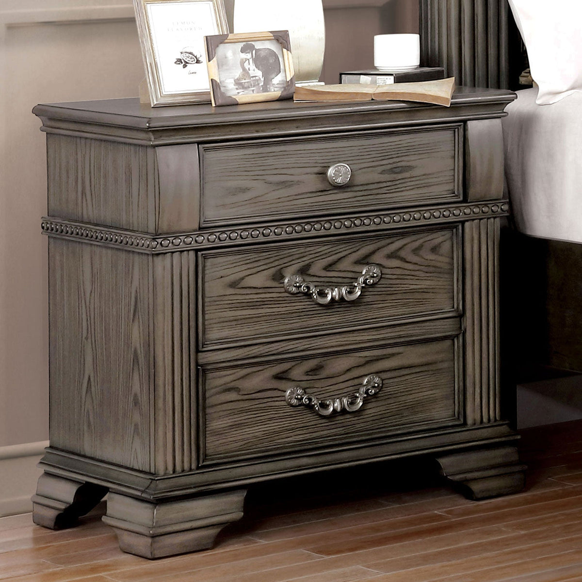 Pamphilos Gray Traditional Bedroom Set from Furniture of America - Luna Furniture