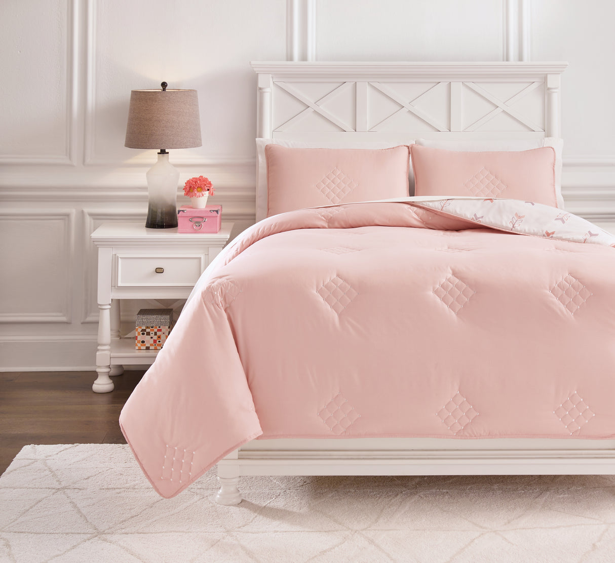 Lexann Pink/White/Gray Full Comforter Set from Ashley - Luna Furniture