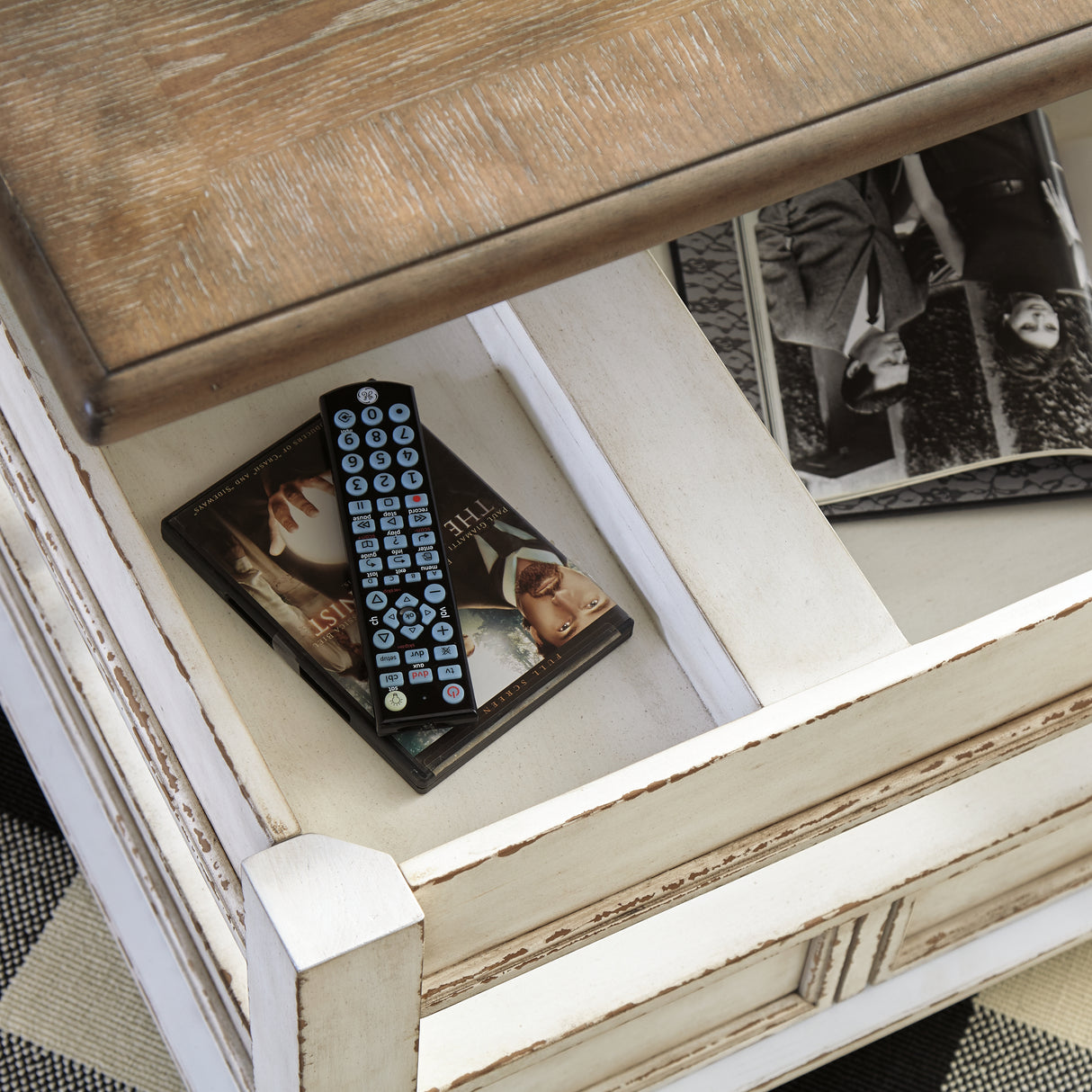 Realyn Coffee Table with 2 End Tables in White/Brown from Ashley Furniture - Luna Furniture