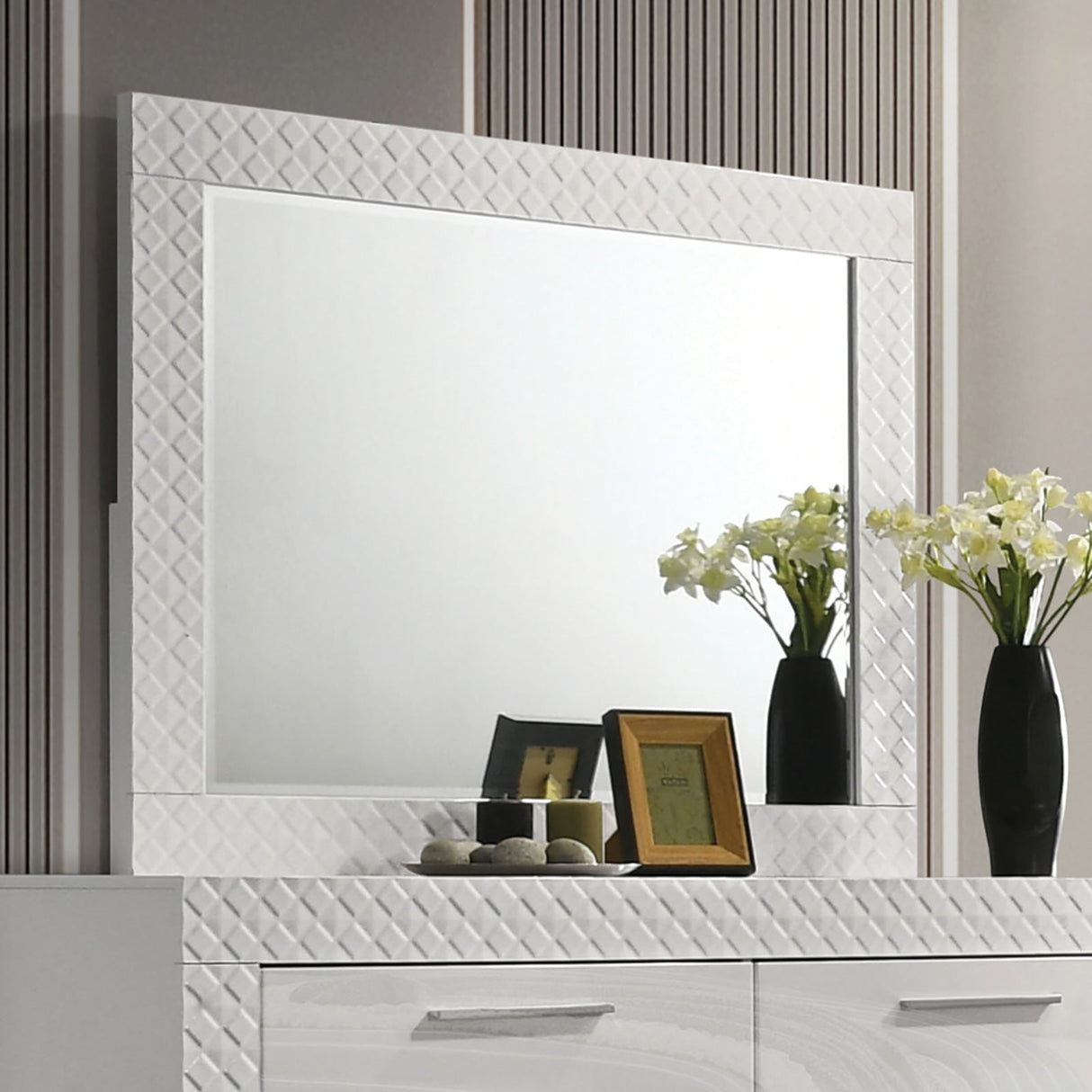 Whitby White Mirror (Mirror Only) from Furniture of America - Luna Furniture