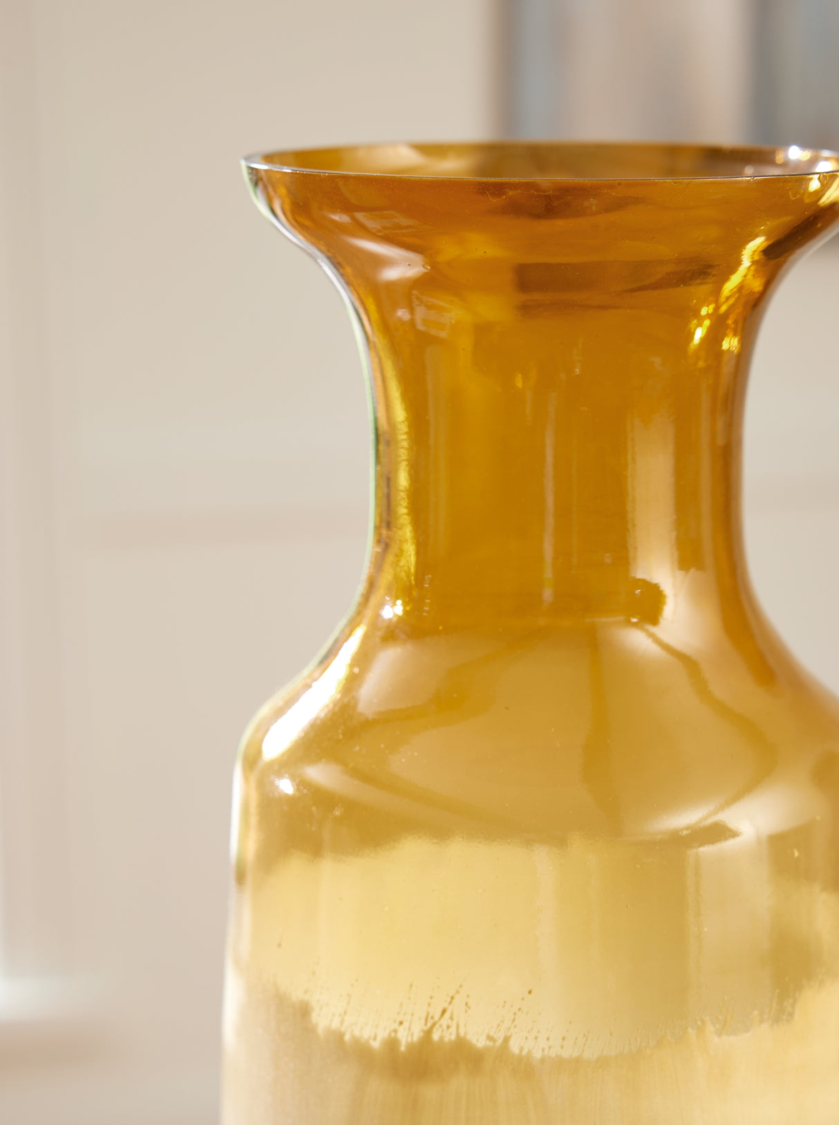 Wynburg White/Amber Vase from Ashley - Luna Furniture