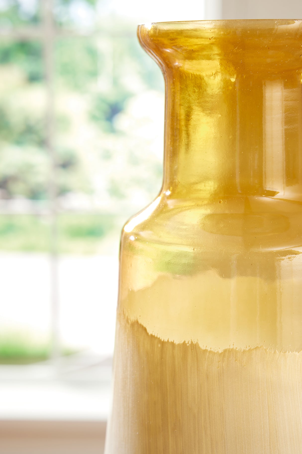 Wynburg White/Amber Vase from Ashley - Luna Furniture