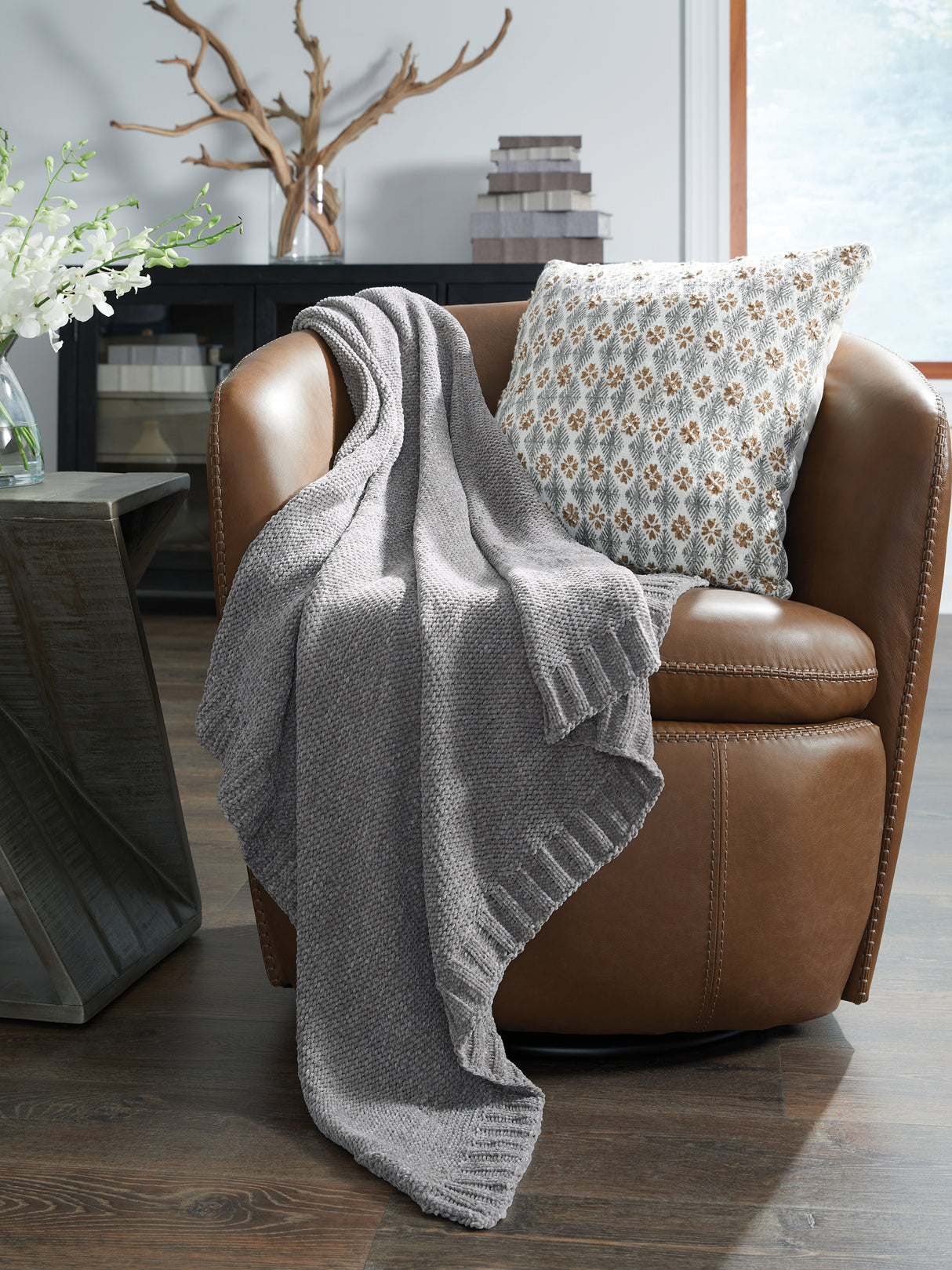 Anawood Gray Throw (Set of 3) from Ashley - Luna Furniture