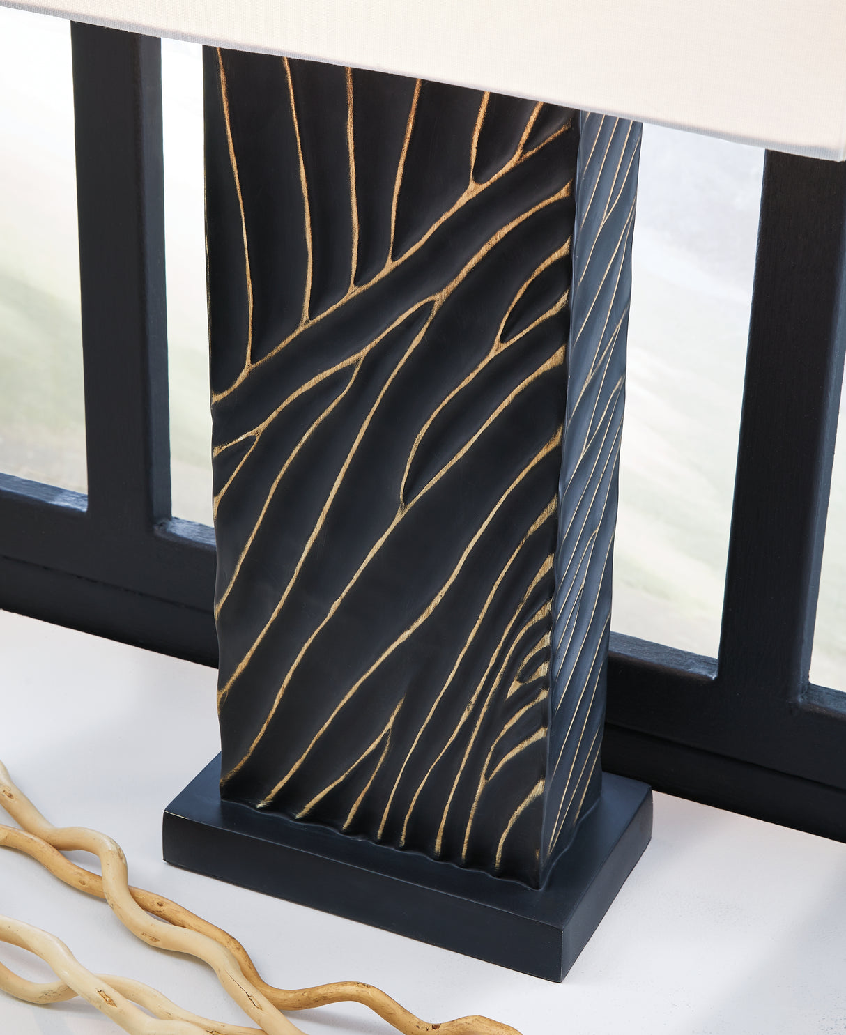 Bartlen Black/Gold Finish Table Lamp from Ashley - Luna Furniture