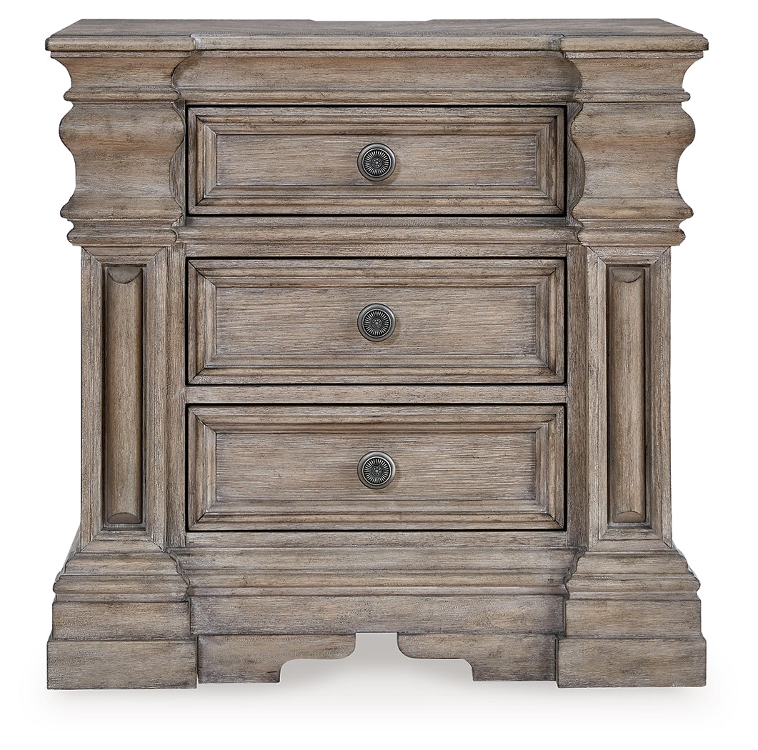Blairhurst Light Grayish Brown Queen Panel Bed with 2 Nightstands from Ashley - Luna Furniture