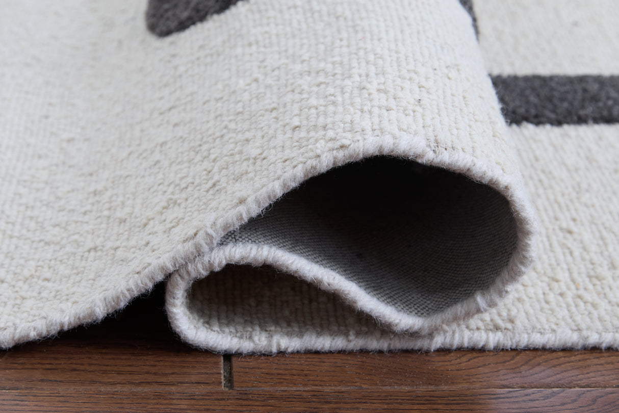 Davismour Ivory/Taupe/Charcoal Large Rug from Ashley Furniture - Luna Furniture