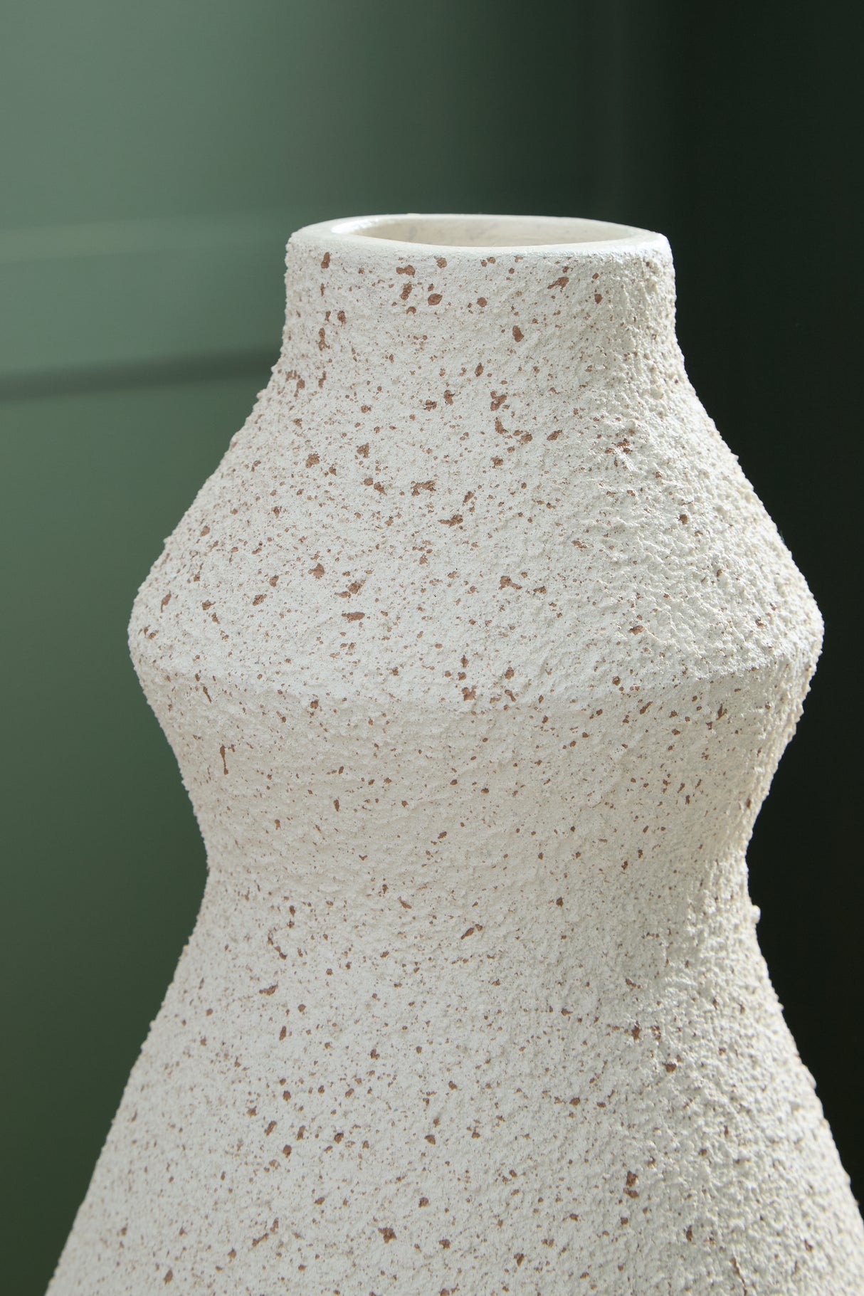 Dawthorne Cream Vase from Ashley Furniture - Luna Furniture