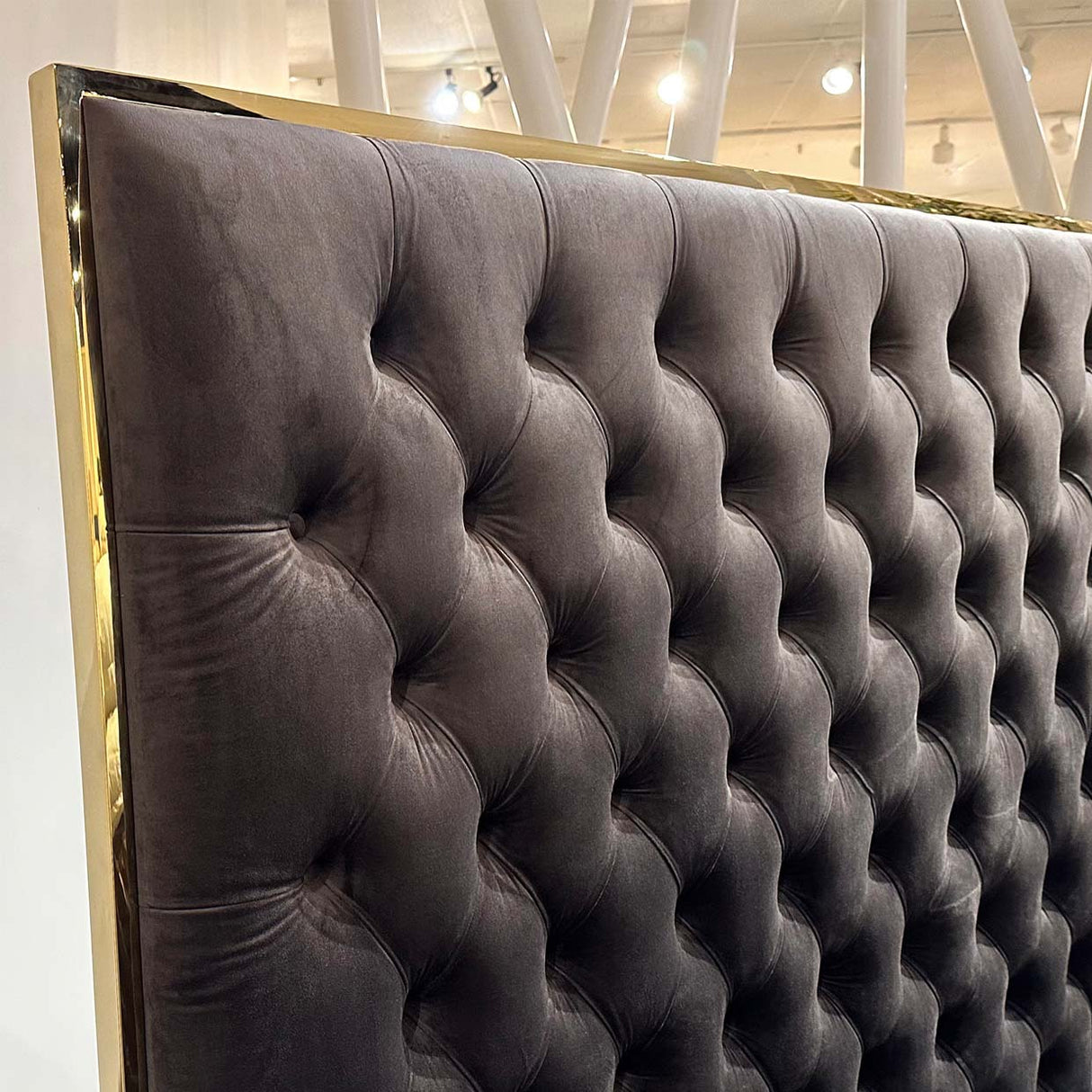 Decorative Dahlia Bed Dahlia Queen Lift Up Storage Bed from Michael Amini - Luna Furniture