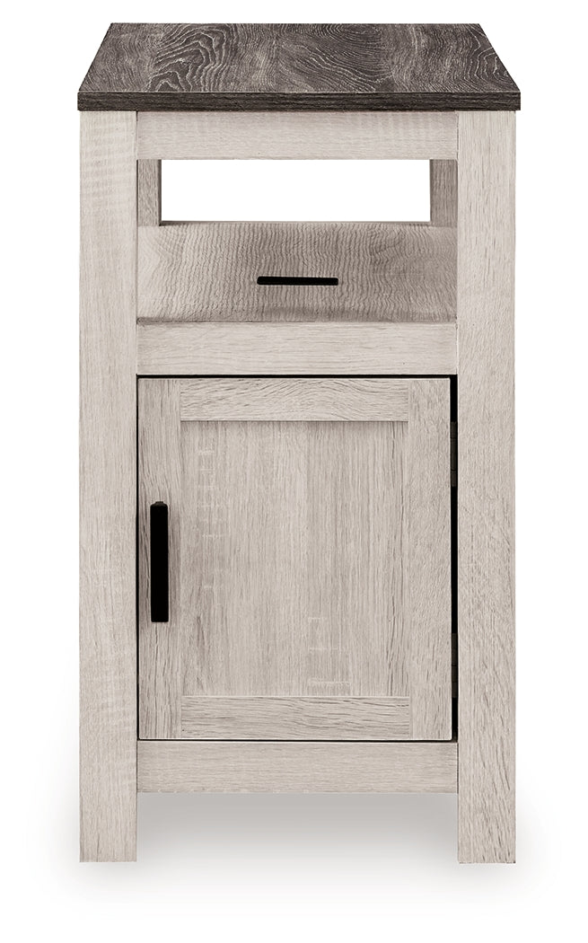 Fendenmore Two-tone Chairside End Table from Ashley - Luna Furniture