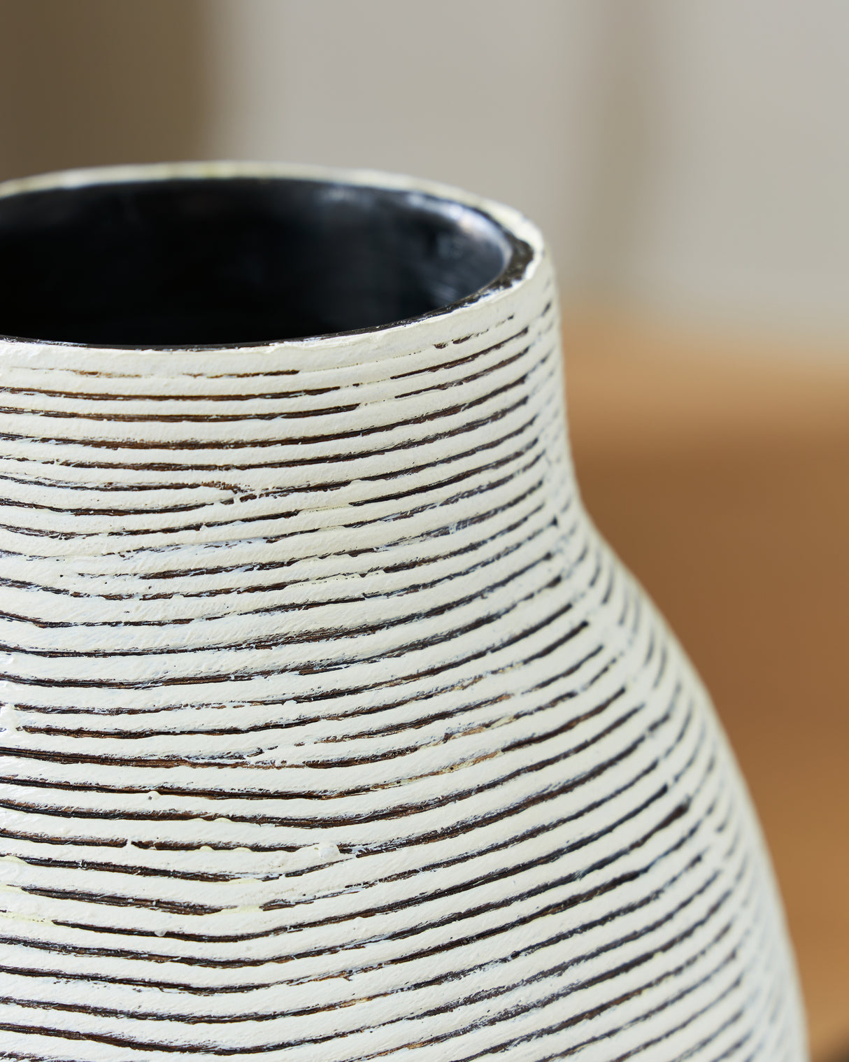 Girtha Antique White/Black Vase from Ashley Furniture - Luna Furniture