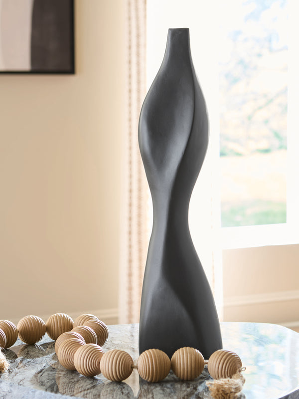 Judsen Black Vase