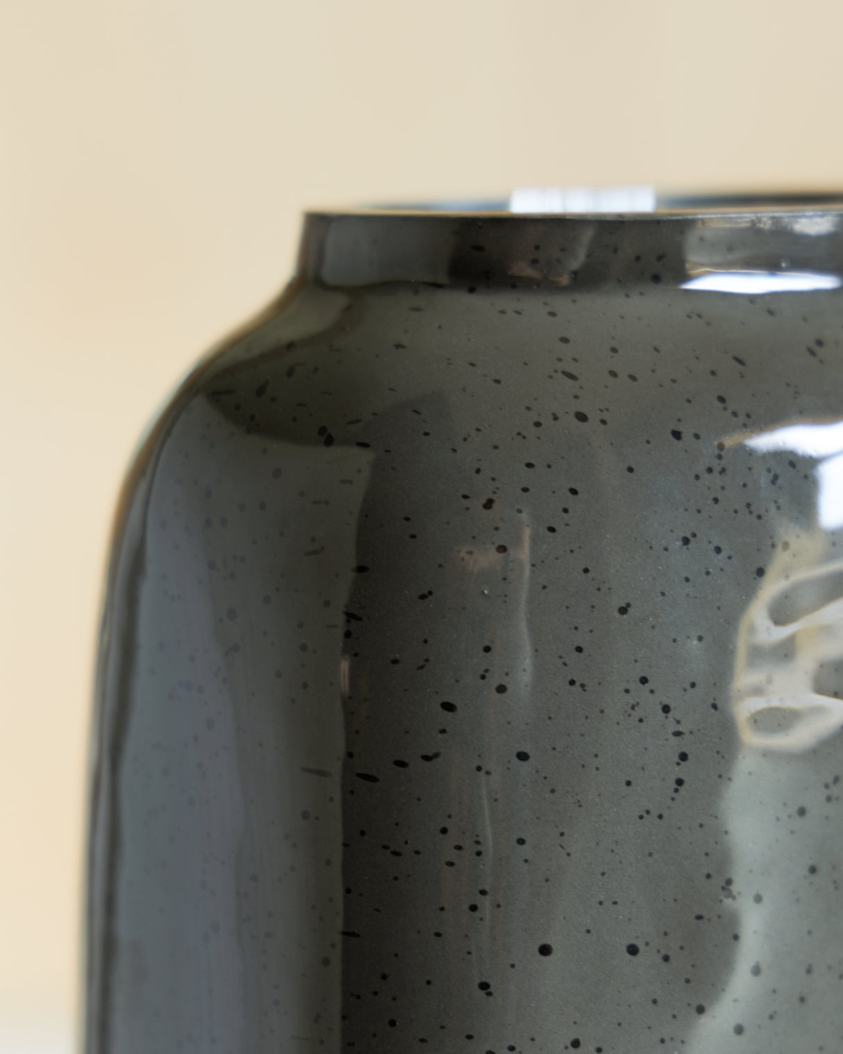 Kierlain Gray/Black Vase from Ashley Furniture - Luna Furniture