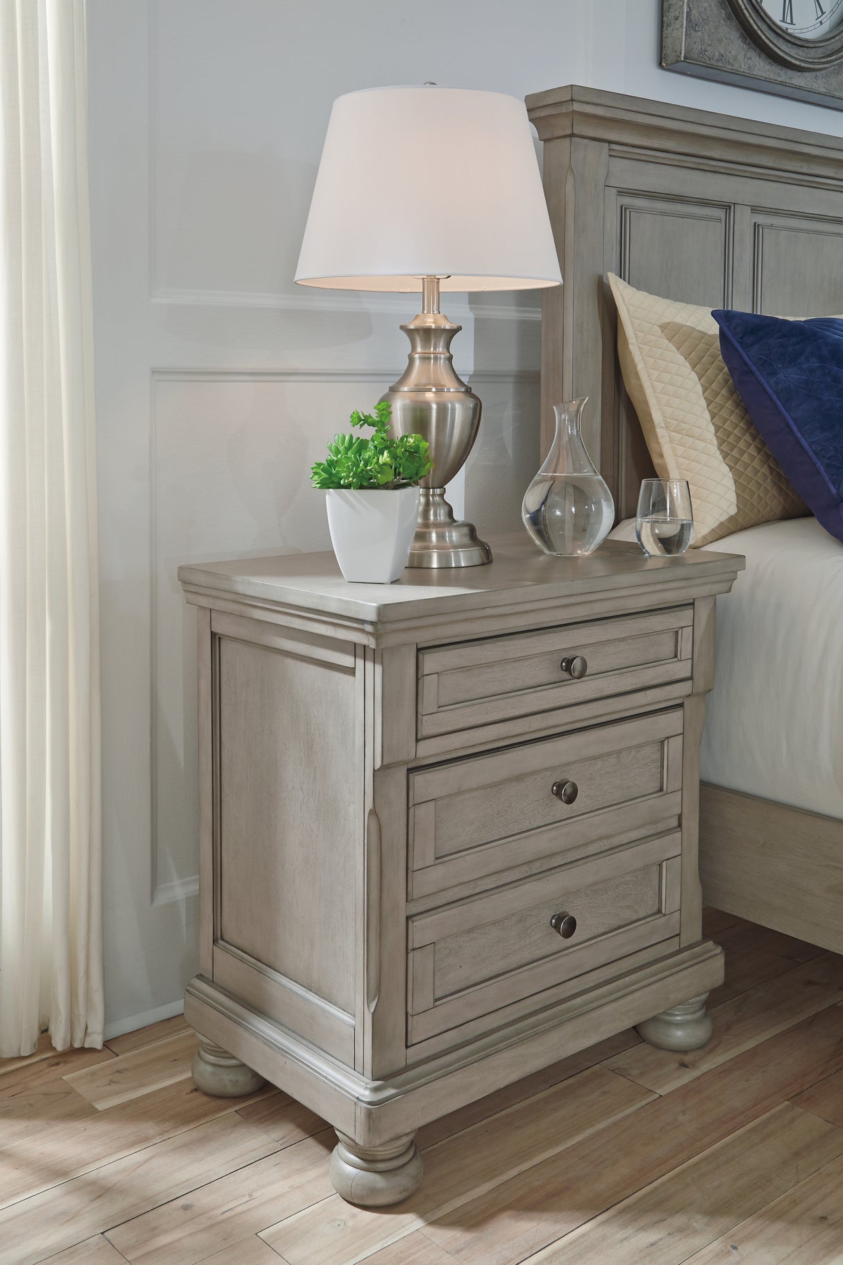 Lettner Light Gray California King Panel Bed, Dresser, Chest and 2 Nightstands from Ashley - Luna Furniture
