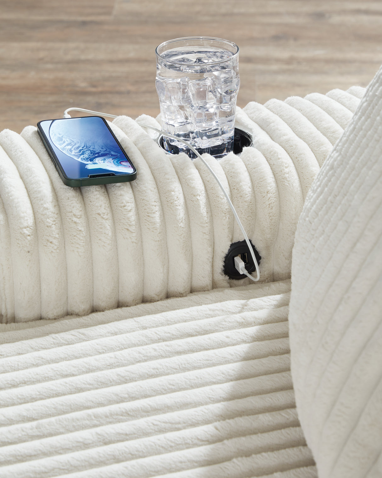 Lindyn Ivory Chaise from Ashley - Luna Furniture