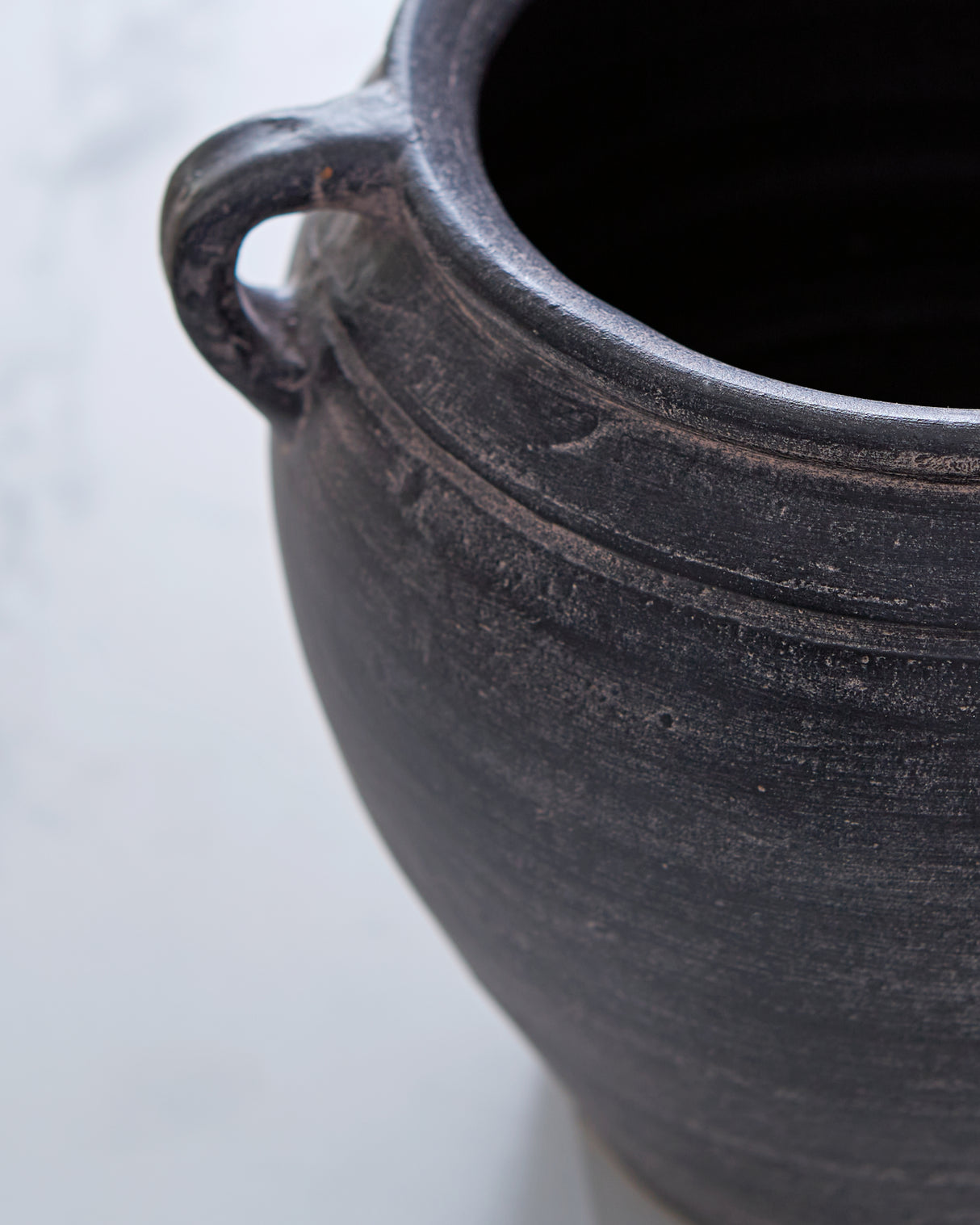 Meadie Distressed Black Vase from Ashley - Luna Furniture