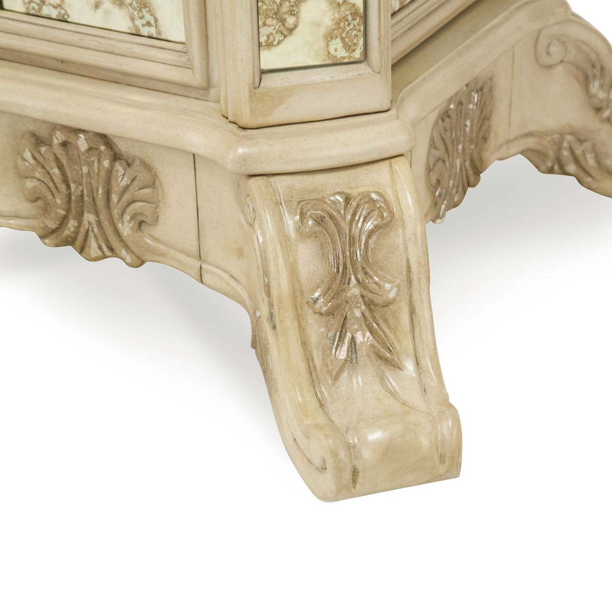 Platine De Royale Champagne Round Dining Table from Michael Amini - Luna Furniture