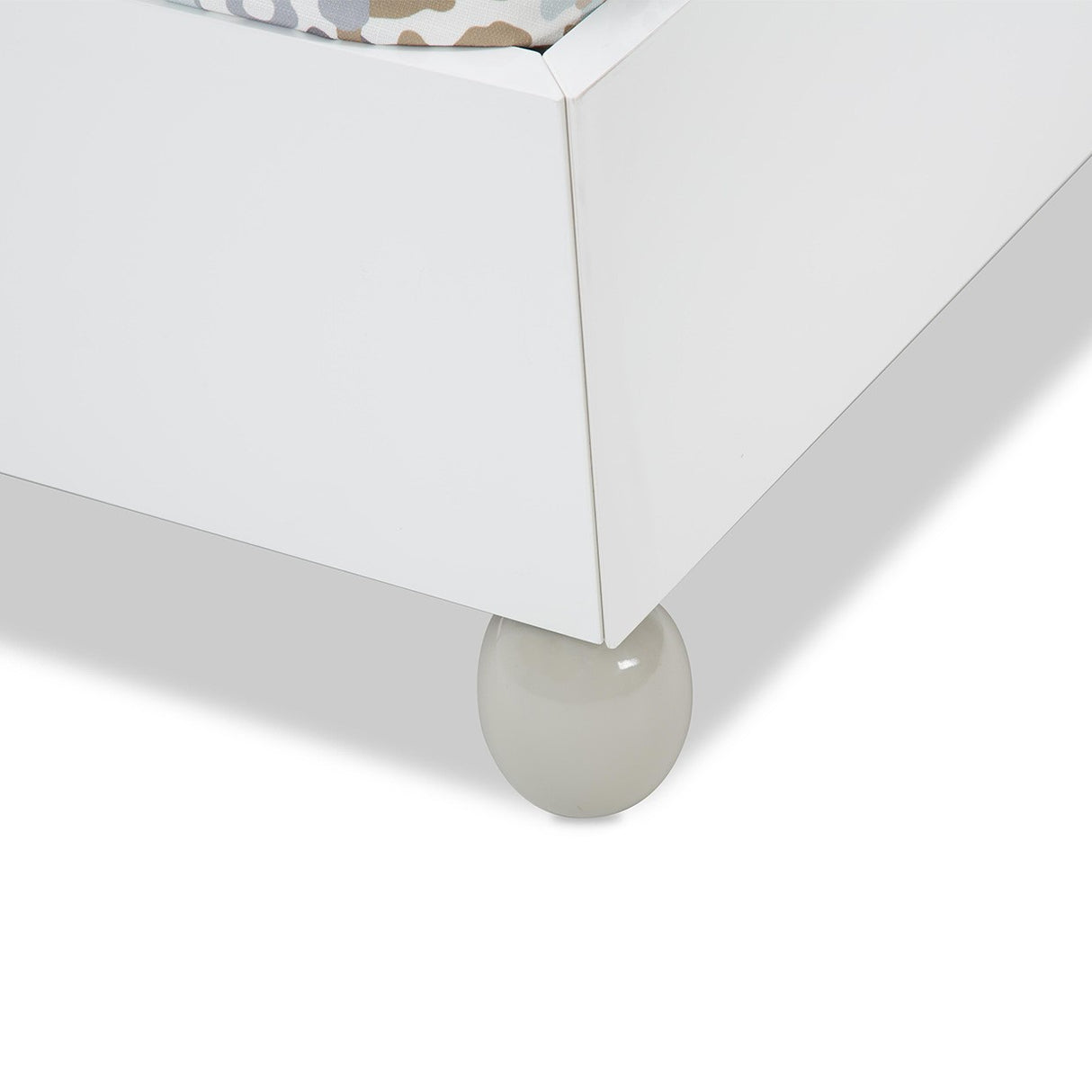 Sky Tower Cloud White Queen Bed from Michael Amini - Luna Furniture