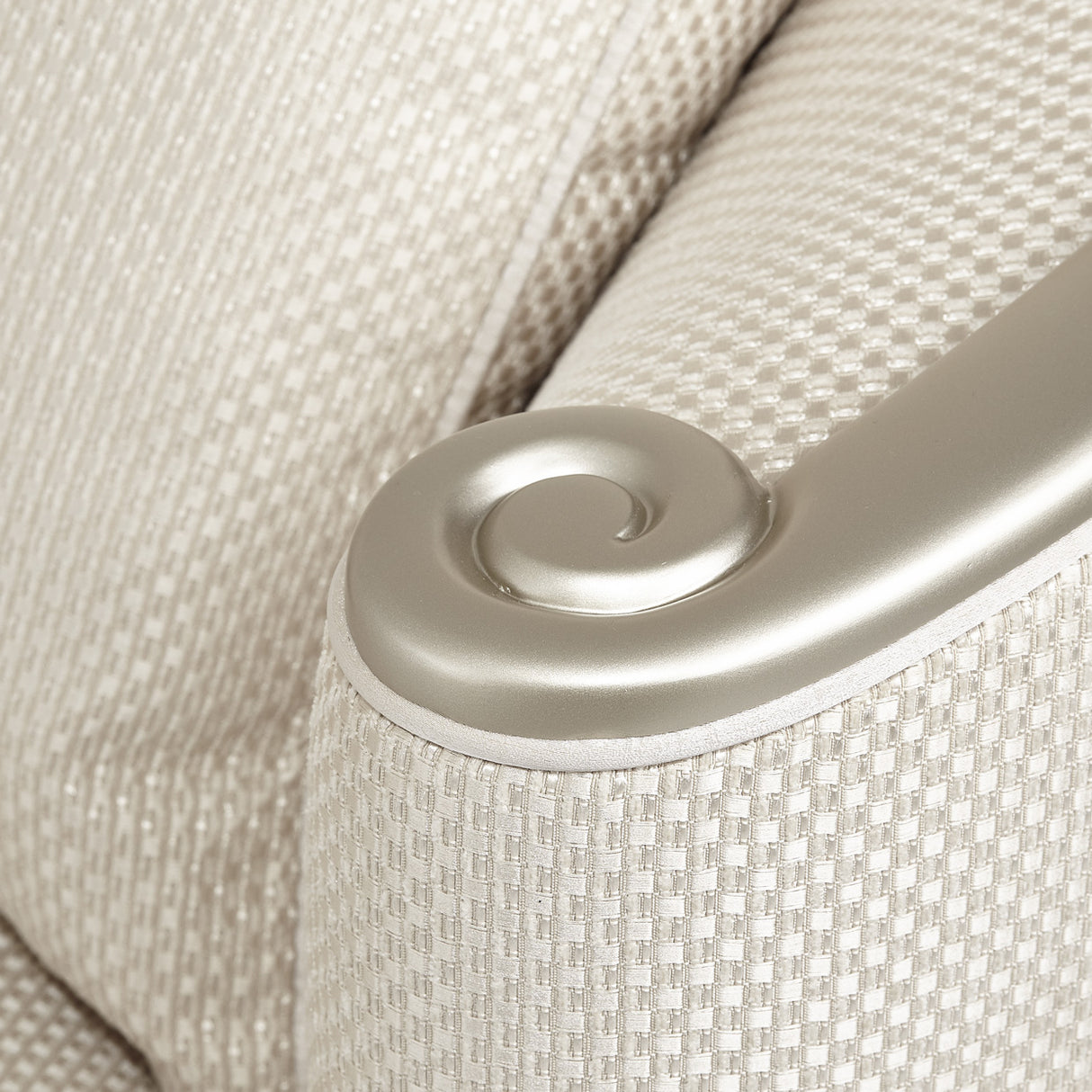 London Place Lt. Champagne Loveseat Light Champagne from Michael Amini - Luna Furniture