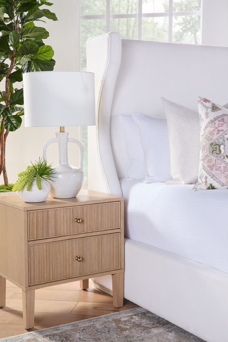 Balboa Queen Bed in Livesmart Peyton-Pearl, Natural Gray Oak from Essentials For Living - Luna Furniture