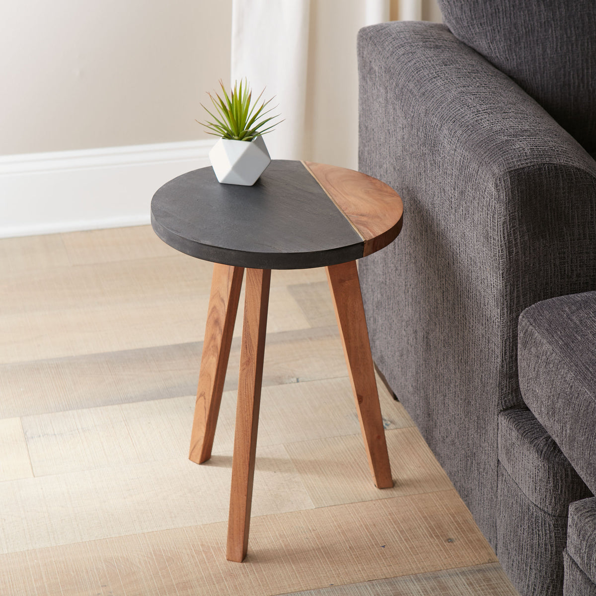 Caspian Round Accent End Table from Steve Silver - Luna Furniture